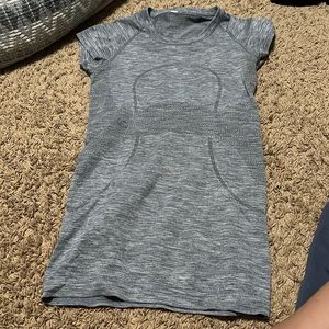 lululemon tshirt